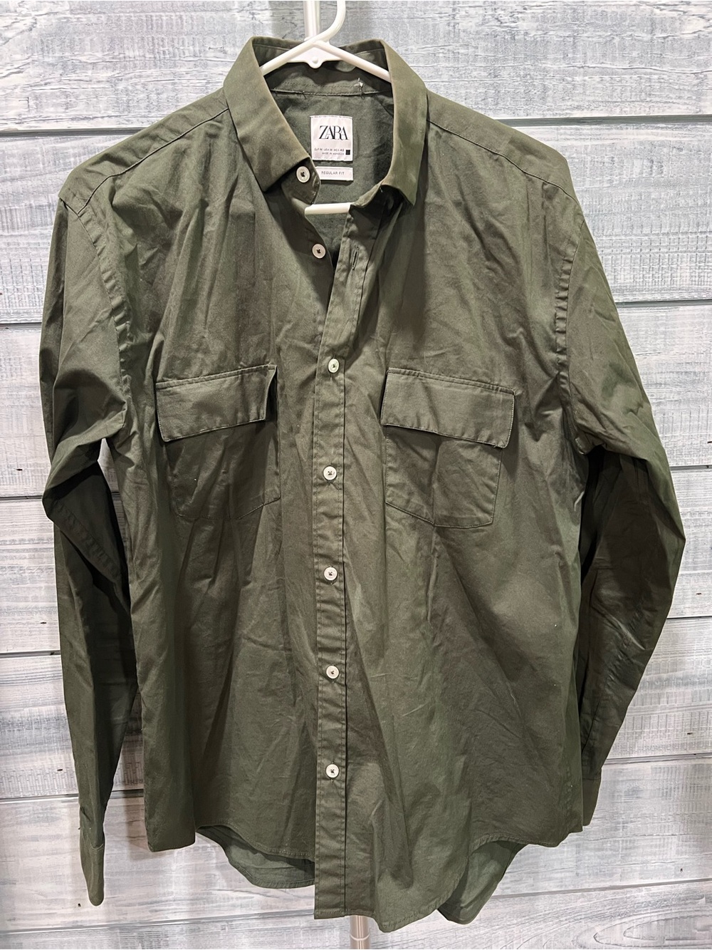 Zara Men's Olive Button-Down Shirt with Chest Pockets